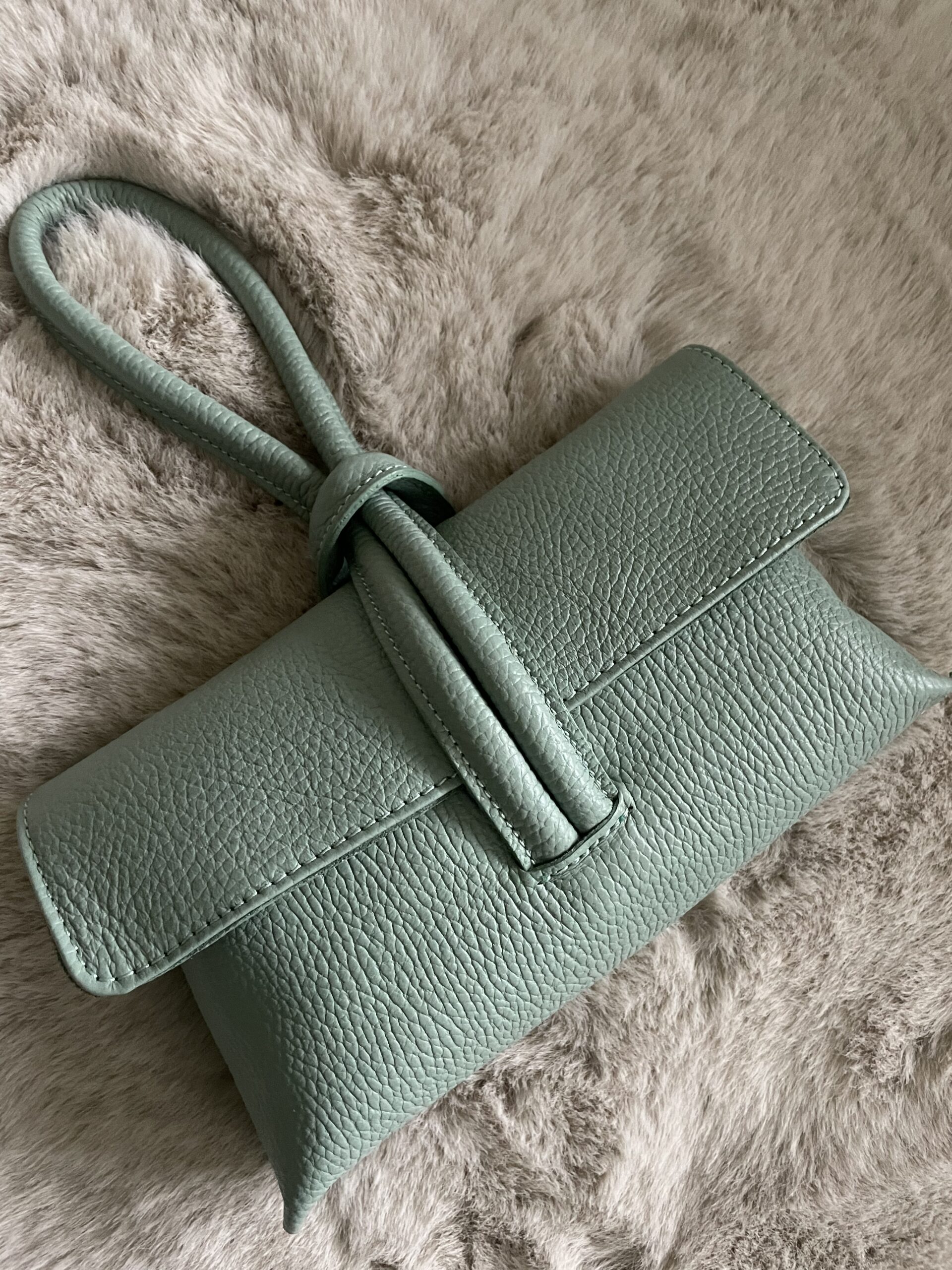 B2F189D3-4709-421E-8F06-59907B4C9410 B2F189D3-4709-421E-8F06-59907B4C9410