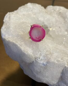 Geode ring bright pink